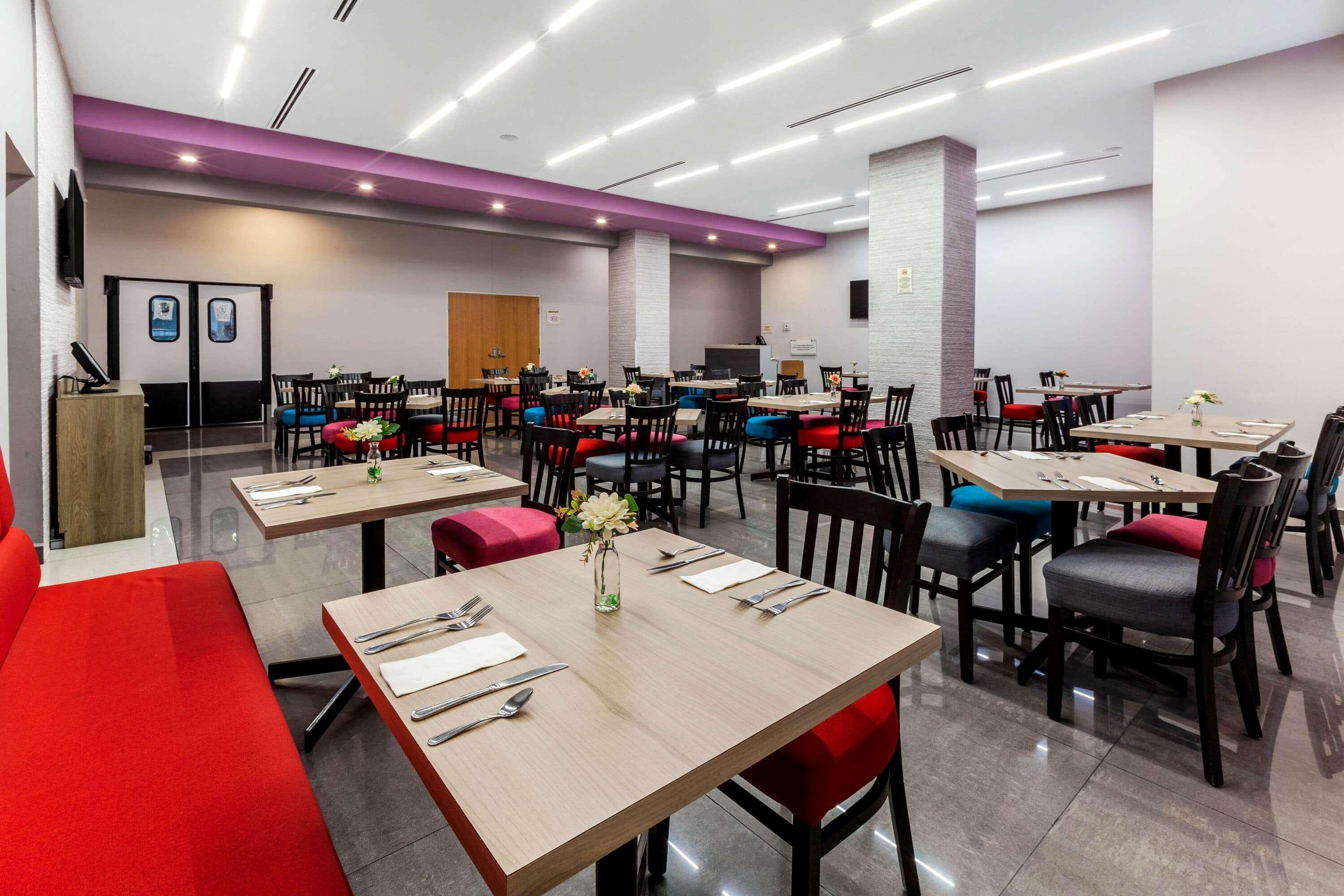 Hotel Chn Monterrey Aeropuerto, Trademark By Wyndham
